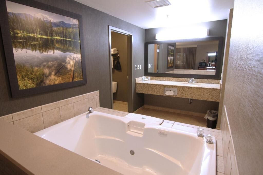 free toiletries, towels