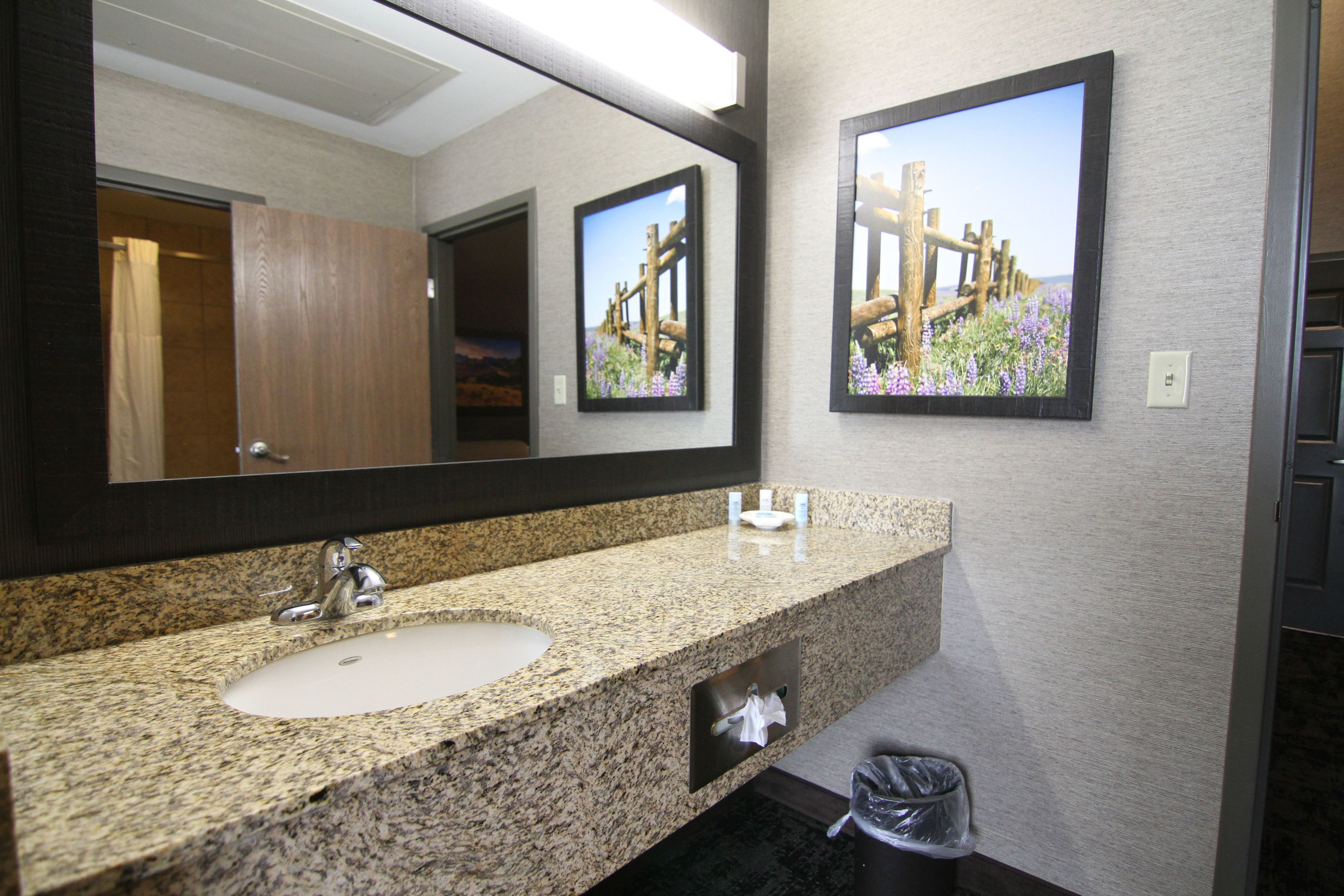 basic room, 1 king bed | bathroom | free toiletries, towels