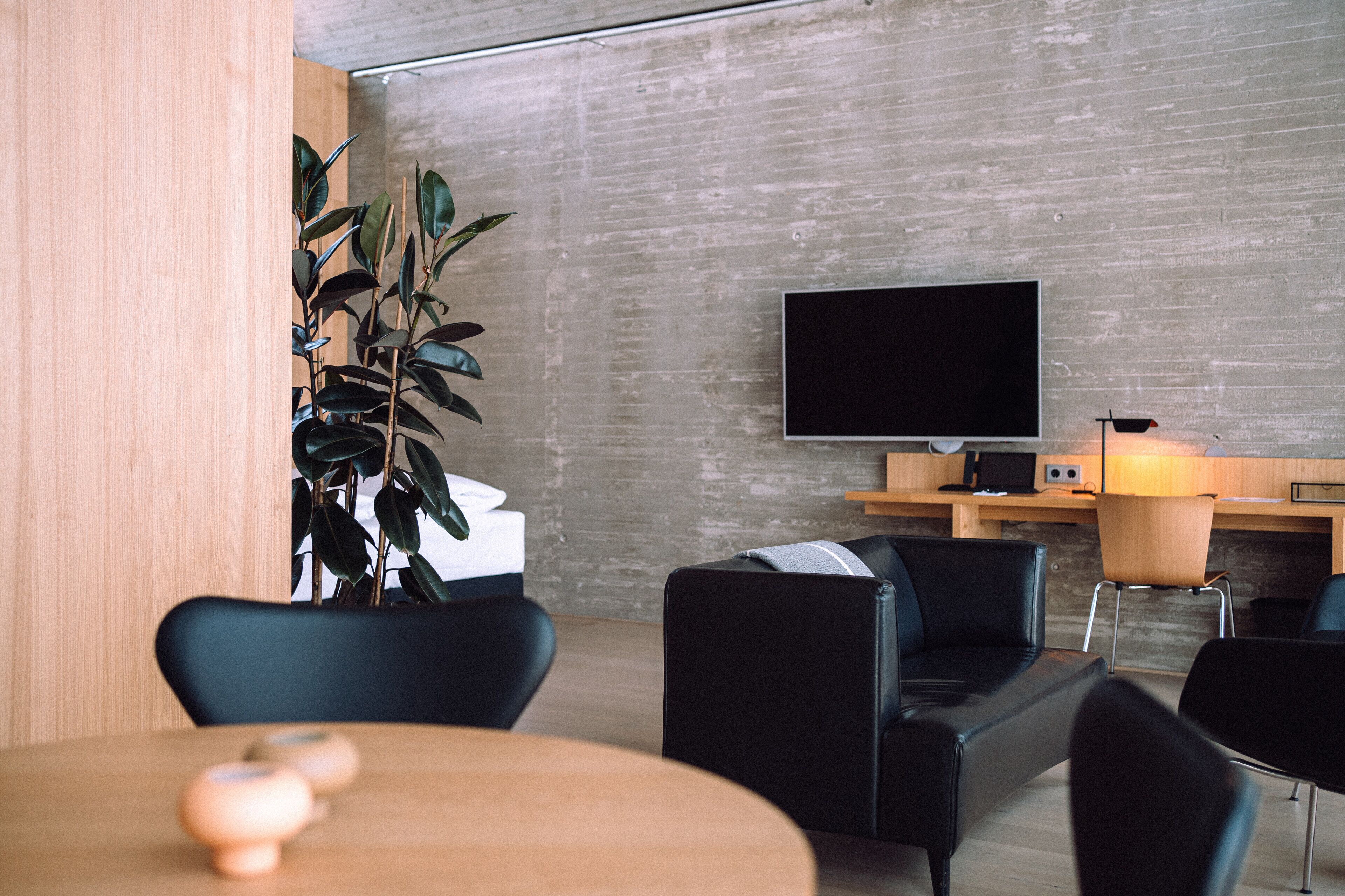 studio suite | living area | 24-inch tv with satellite channels