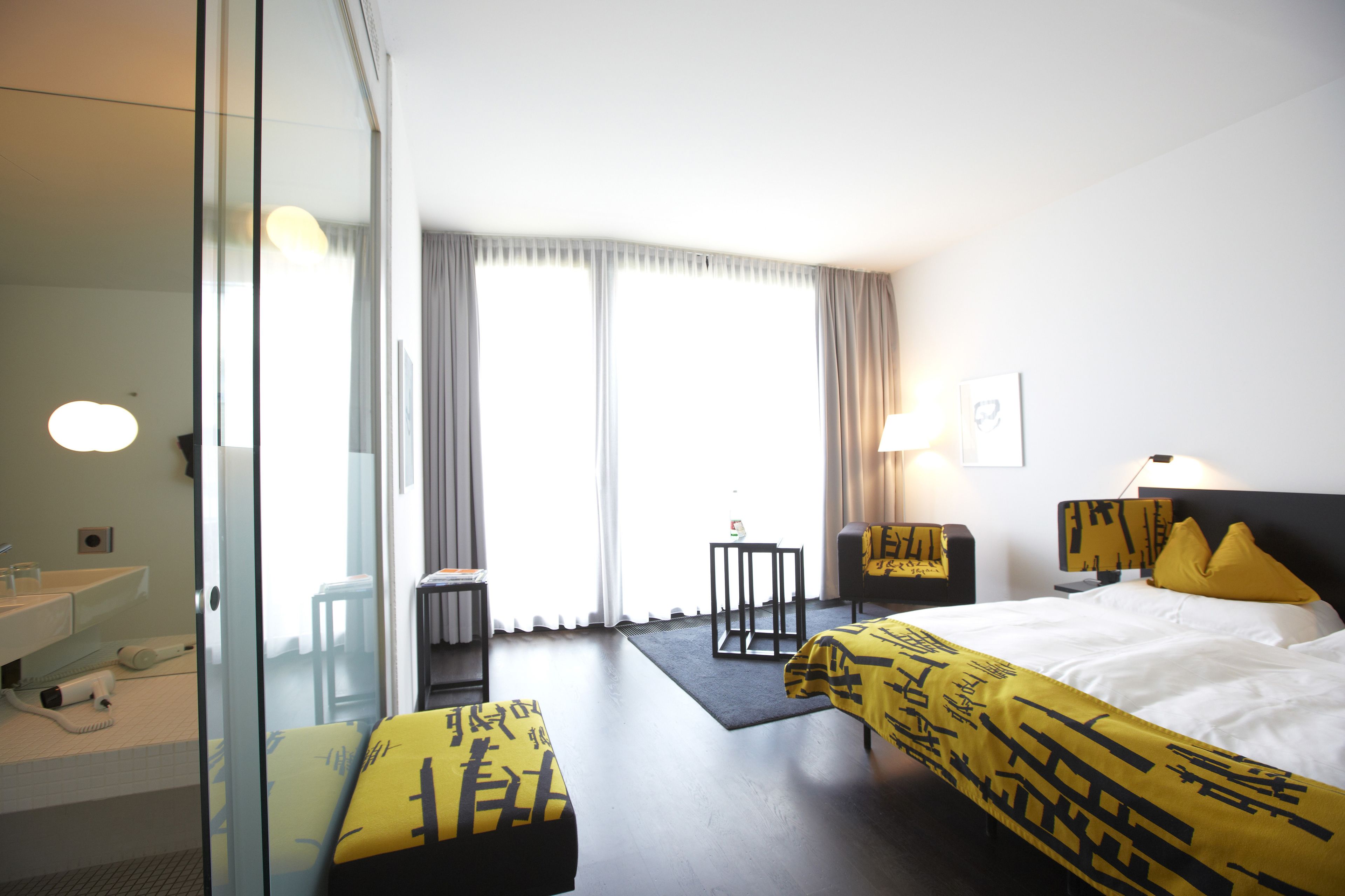 standard room (classic room) | premium bedding, down duvets, memory-foam beds, minibar