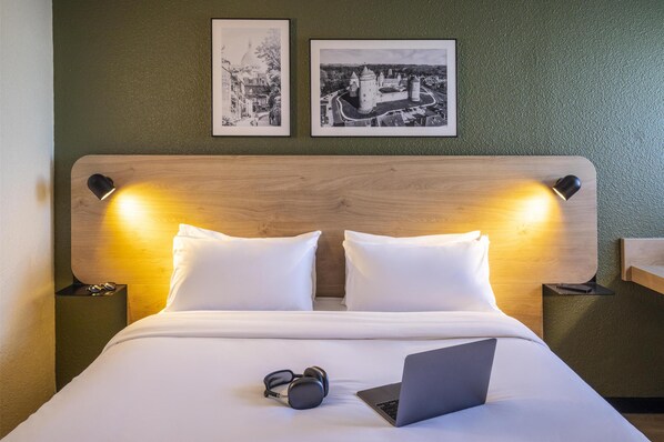 Ropa de cama de alta calidad, escritorio y cortinas blackout 