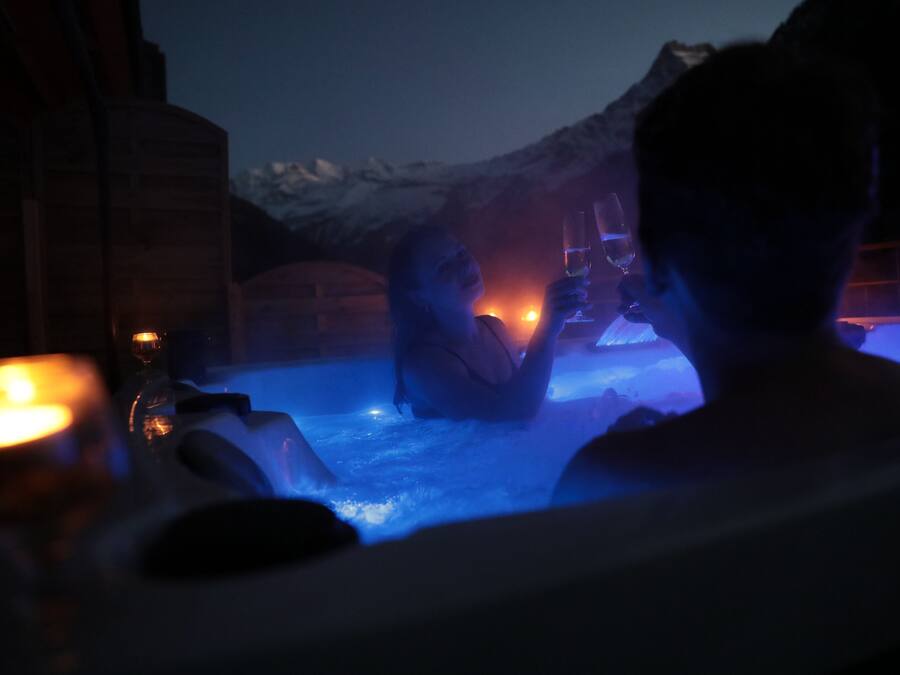 Meja, Wi-fi percuma, cadar katil