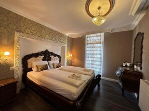 Panoramic-Doppelzimmer, Balkon, Bergblick | 1 Schlafzimmer, Schreibtisch, kostenloses WLAN, Bettwäsche