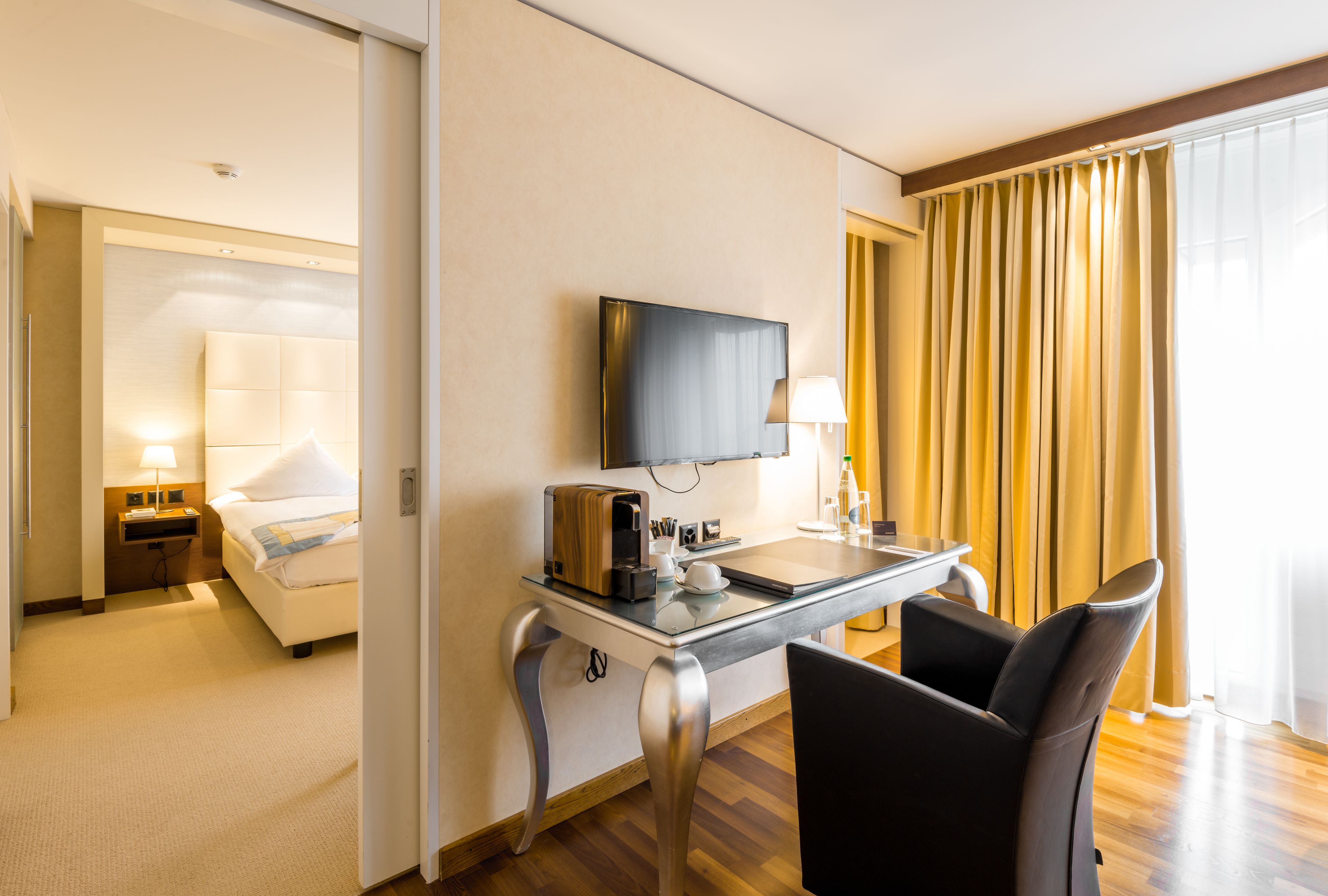 comfort suite | 1 bedroom, premium bedding, down duvets, in-room safe