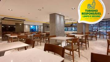 Tägliches inbegriffenes Frühstücksbuffet