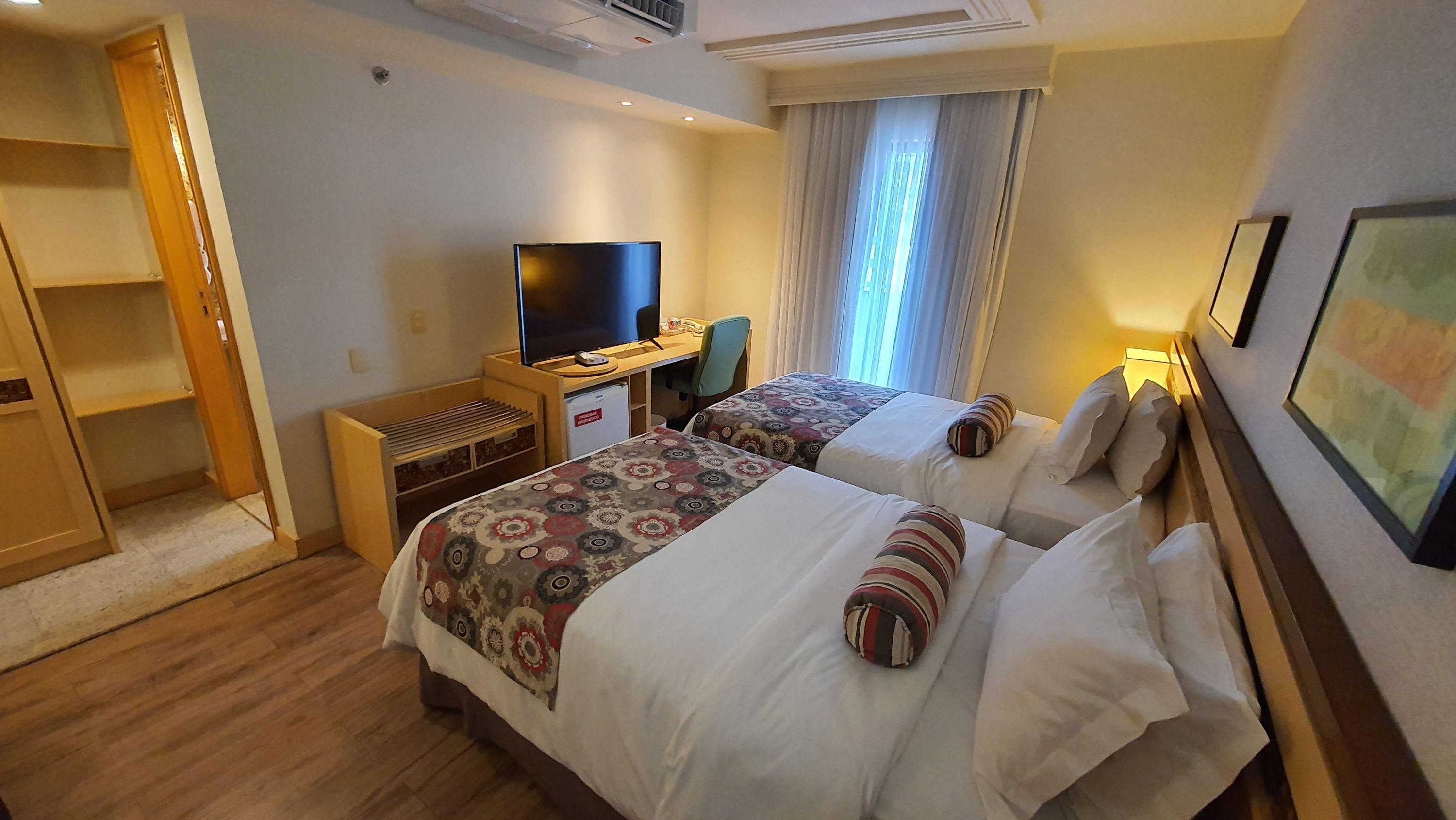 superior single room, multiple beds | 1 bedroom, minibar, in-room safe, blackout curtains