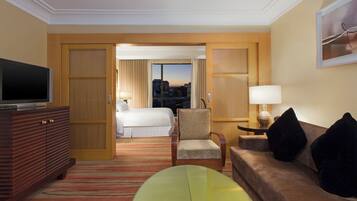 Junior Suite, 1 King Bed, City View, Poolside | Down comforters, pillowtop beds, minibar, in-room safe