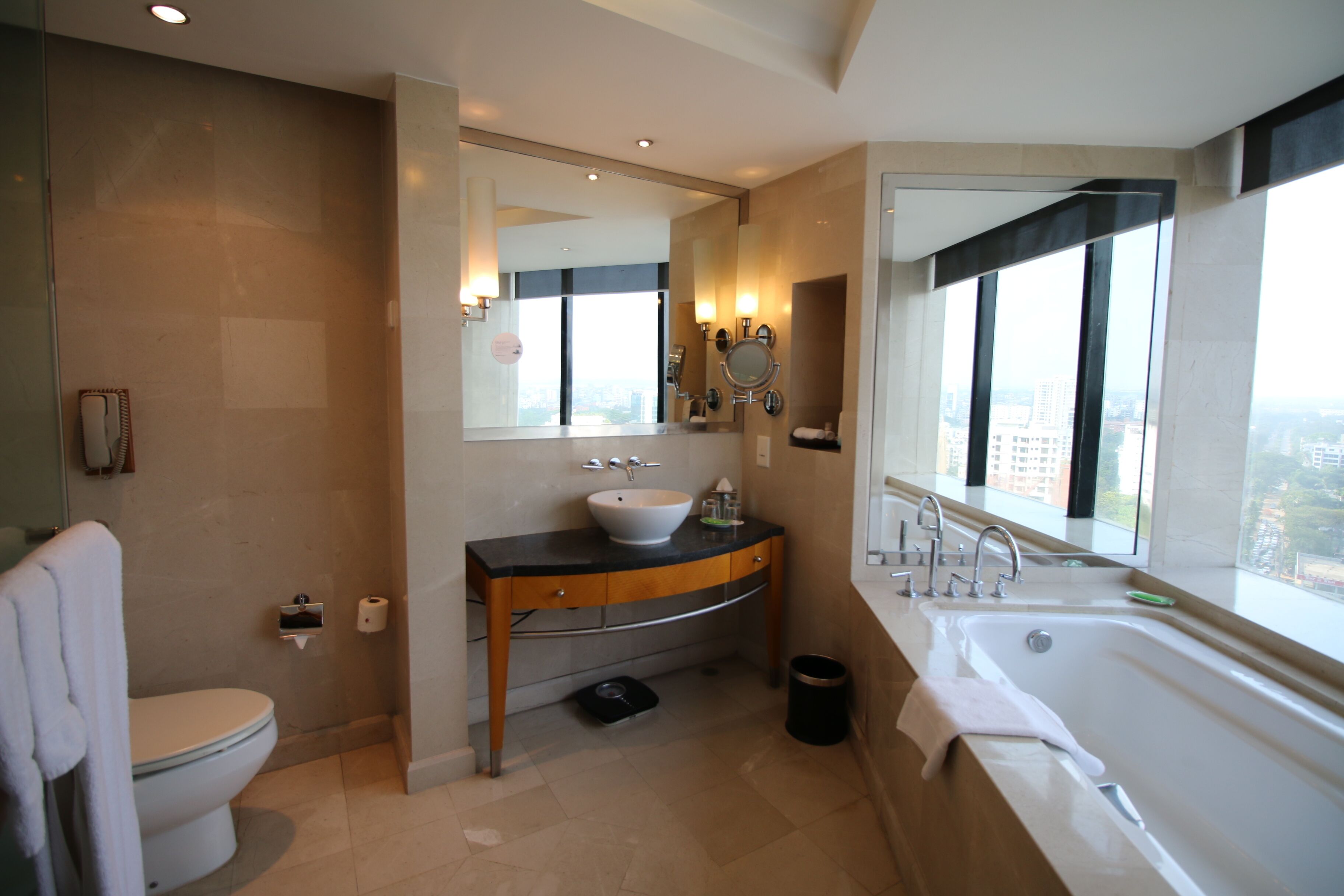 combined shower/bathtub, deep-soaking bathtub, free toiletries