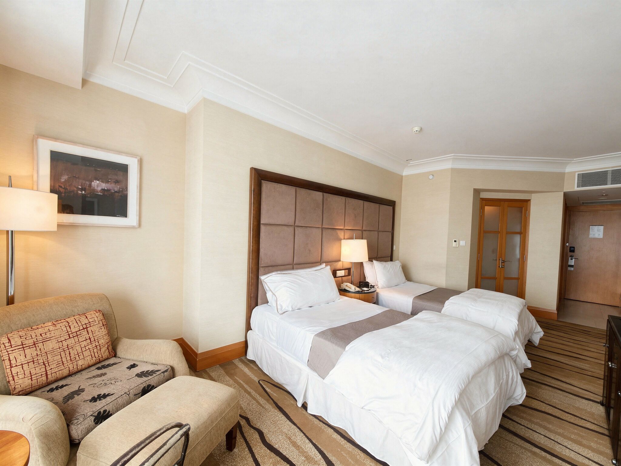 Twin Room, 2 Twin Beds, City View, Poolside | Down comforters, pillowtop beds, minibar, in-room safe