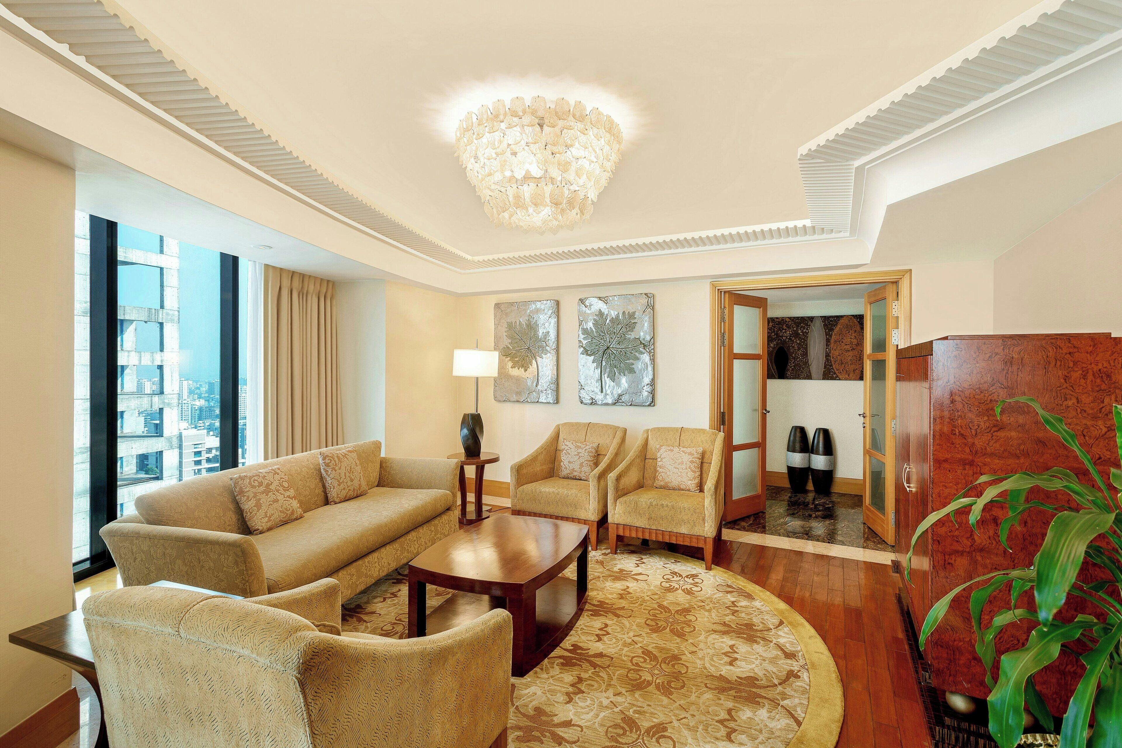 Presidential Suite, 1 King Bed with Sofa bed, City View, Poolside (City View) | Living room