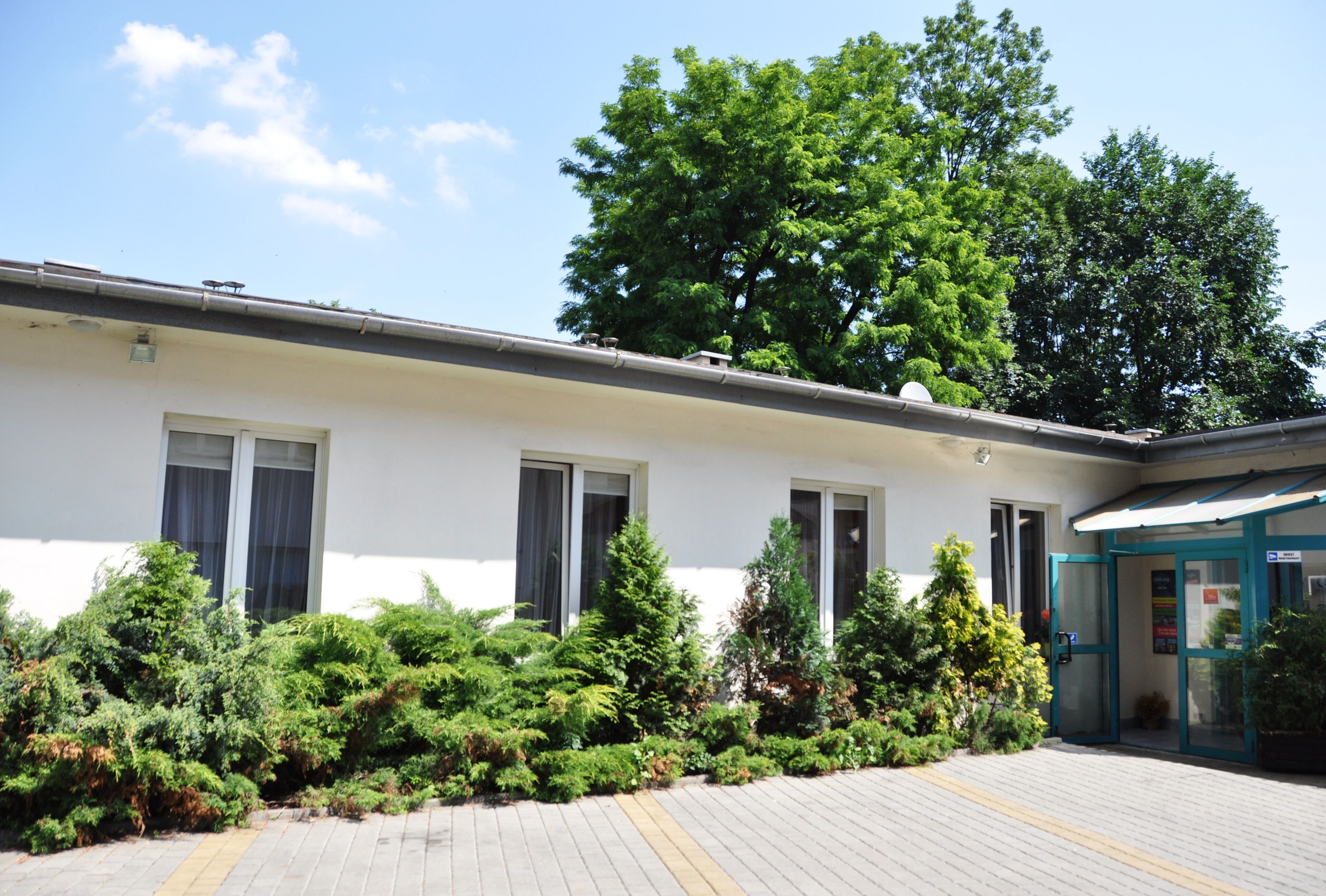 self-parking (surcharge) 90 per day