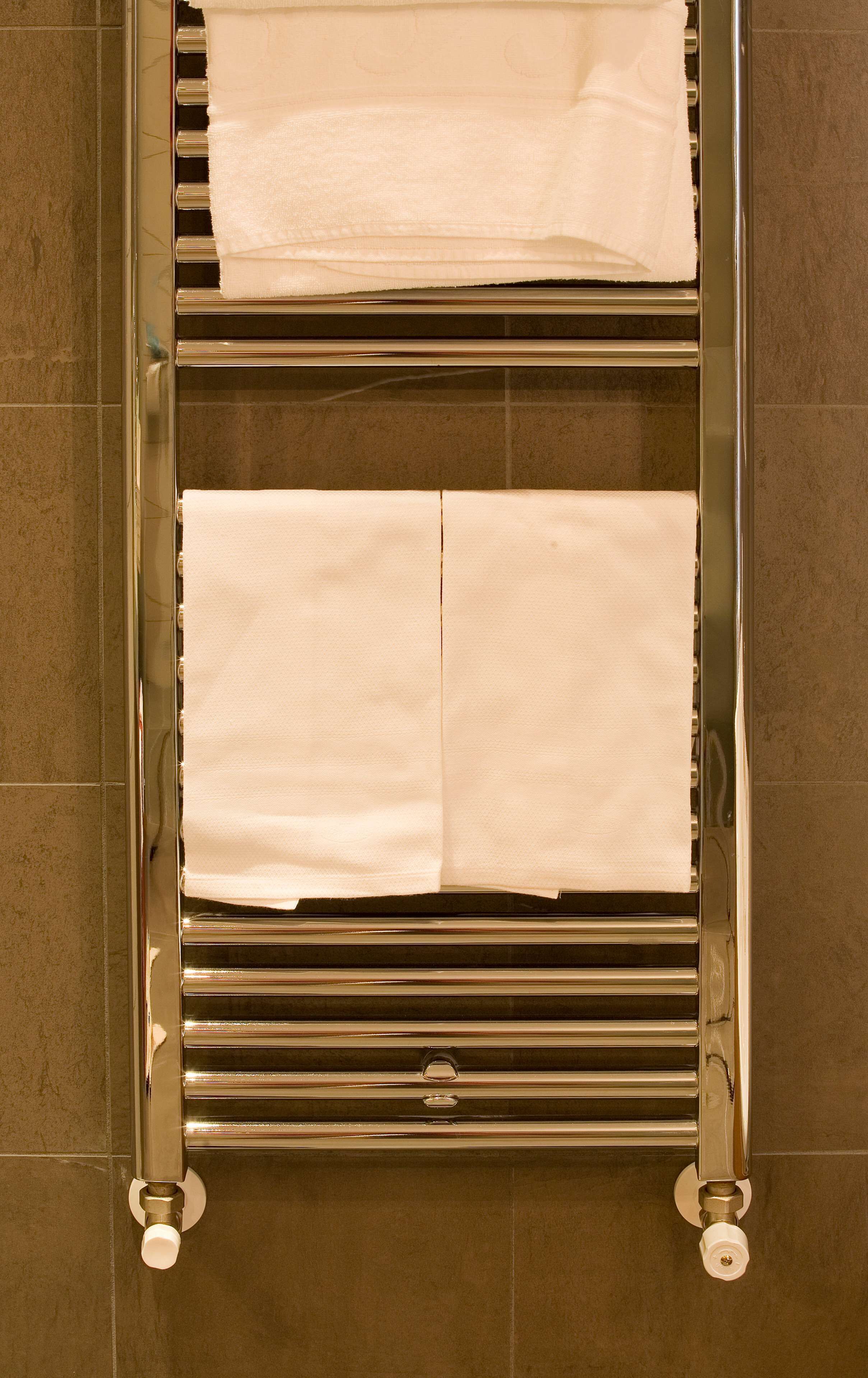 suite, 1 king bed, non smoking, jetted tub | bathroom | shower, deep-soaking bathtub, rainfall showerhead, hair dryer