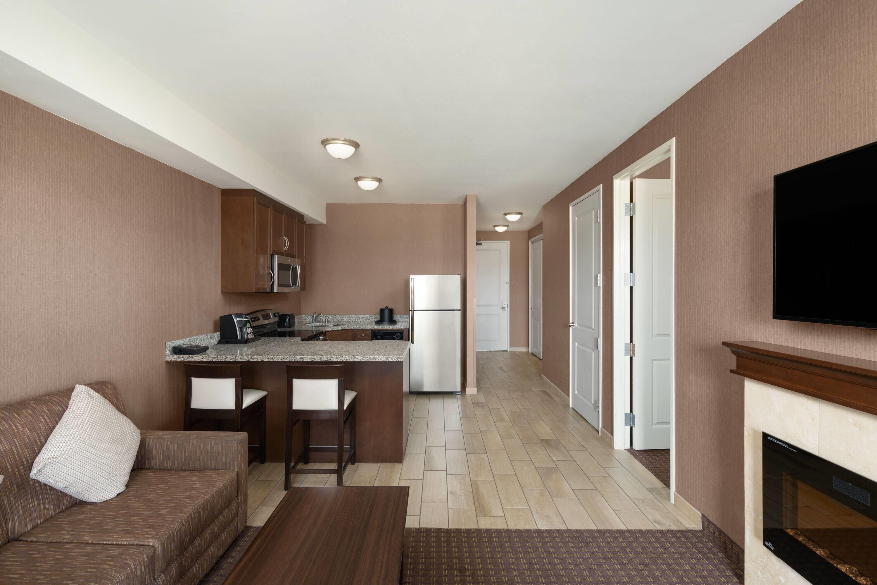 Suite, 1 habitación, para no fumadores, balcón (Full Kitchen) | Ropa de cama de alta calidad y camas con pillow-top 