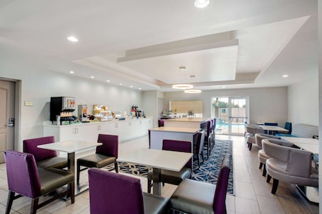 Free daily continental breakfast