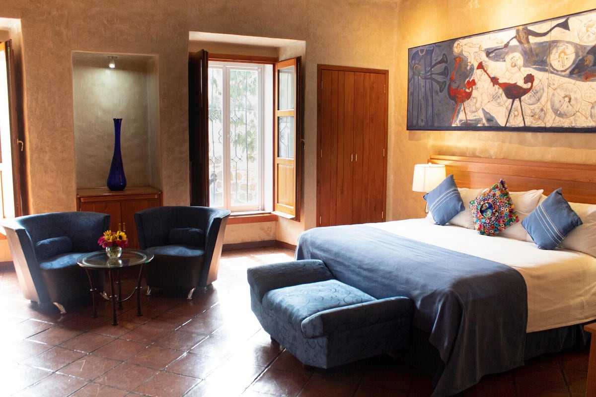 1 habitación, muebles diferentes, wifi gratis y ropa de cama
