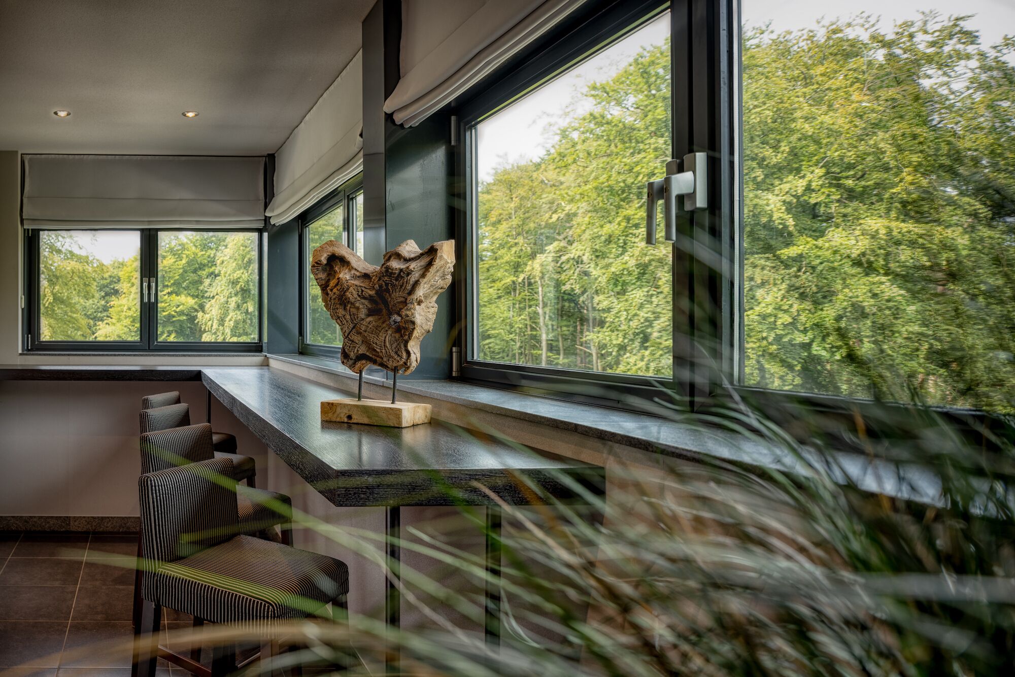 Quarto standard, 1 cama King, vista para o jardim, na torre | Roupas de cama premium, frigobar, cofres nos quartos, escrivaninha