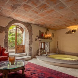 Jetted bathtub