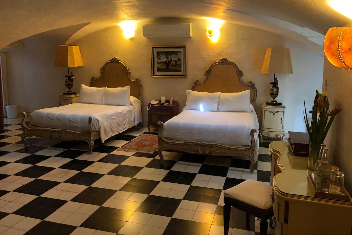 Premium Room | In-room safe, bed sheets