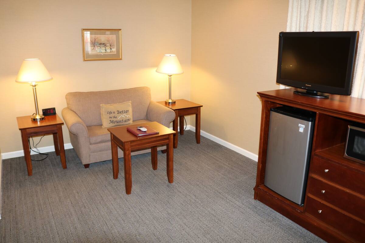 32-inch flat-screen tv with satellite channels, tv