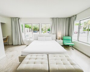 Deluxe Studio, 1 King Bed, Accessible | In-room safe, individually decorated, individually furnished - Tranquilo A North Beach Village Resort Hotel (Fort Lauderdale)