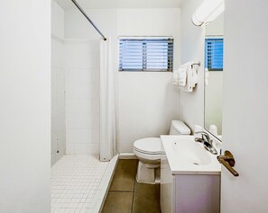 Studio, 2 Queen Beds | Bathroom | Free toiletries, hair dryer, towels, soap - Tranquilo A North Beach Village Resort Hotel (Fort Lauderdale)