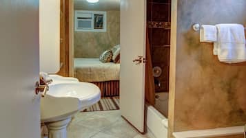 Huone, 1 makuuhuone, oma kylpyhuone | Kylpyhuone