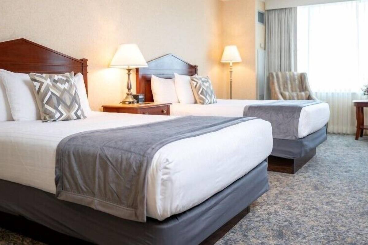 Habitación doble clásica, 2 camas matrimoniales | Ropa de cama de alta calidad y camas con pillow-top
