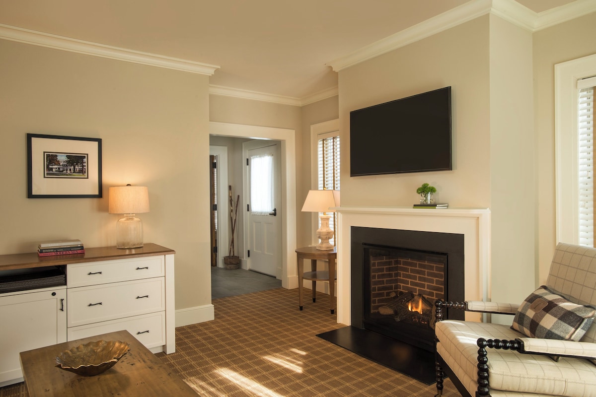 Suite, 1 Bedroom (Cottage) | Premium bedding, down comforters, minibar, in-room safe