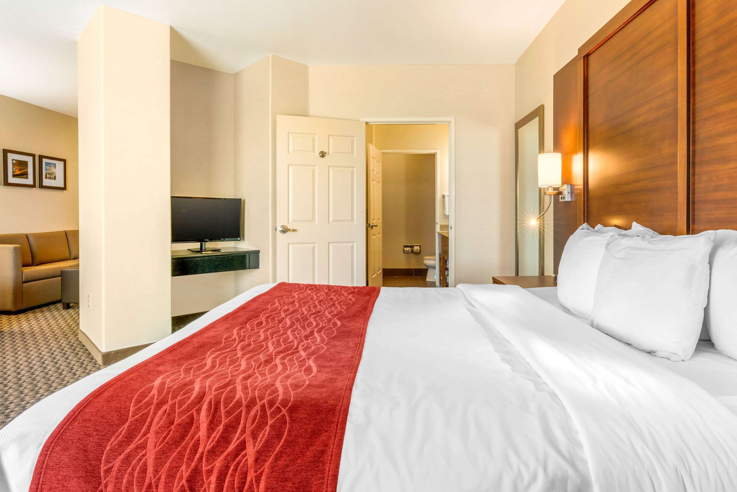 suite, non smoking | in-room safe, desk, iron/ironing board, rollaway beds