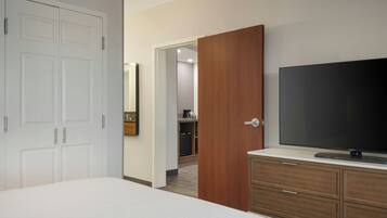 Camas con pillow-top, escritorio y espacio para trabajar con laptop