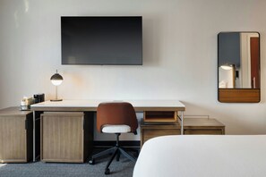 Pillowtop beds, desk, laptop workspace, blackout drapes - Courtyard by Marriott Casper (Casper)