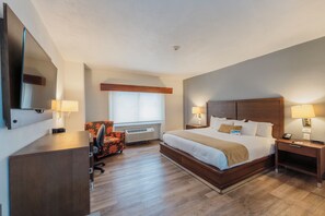 Standard Room, 1 King Bed, Non Smoking | In-room safe, desk, blackout drapes, iron/ironing board - Comfort Inn Monterrey Valle (San Pedro Garza García)