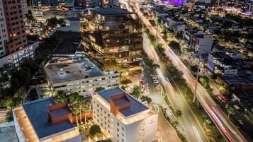 Vista frontal de la propiedad