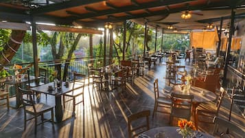 Free daily full breakfast