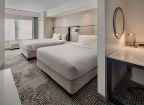 高級寢具、書桌、遮光布/窗簾、熨斗/熨衣板