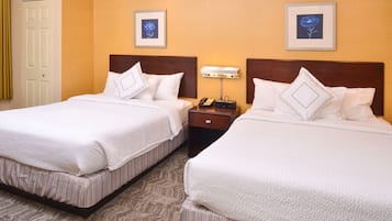 高級寢具、書桌、遮光窗簾/窗簾、熨斗/熨衫板