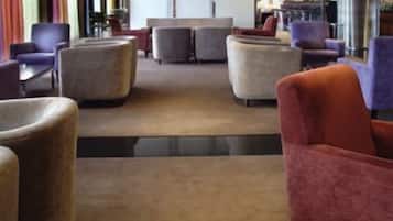 Piano bar