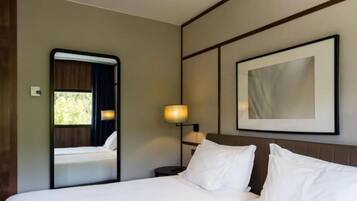 Quarto Twin Standard | Frigobar, cofres nos quartos, escrivaninha, quartos à prova de som