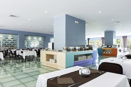 Lunch and dinner served, Mediterranean cuisine