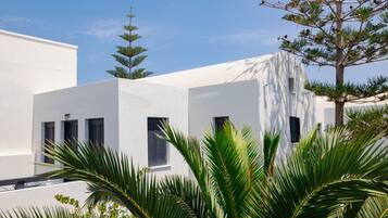 Superior Maisonette Suite | Salle de bain | Douche, sĂšche-cheveux, serviettes fournies