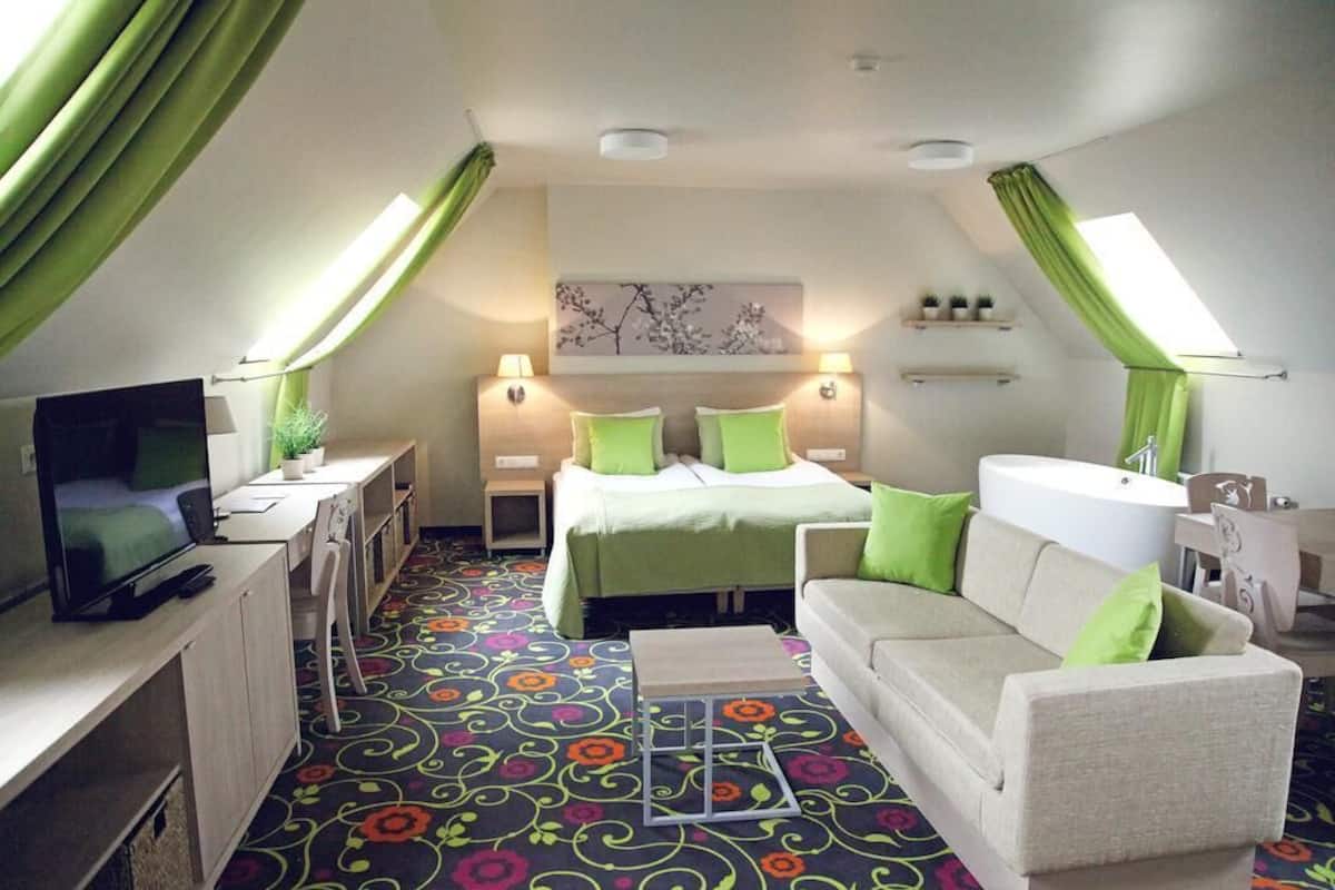 In-room safe, desk, blackout drapes, soundproofing