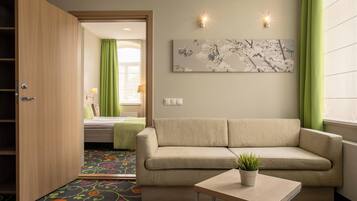 Apartment, 1 Bedroom, Kitchen | Minibar, in-room safe, desk, blackout curtains