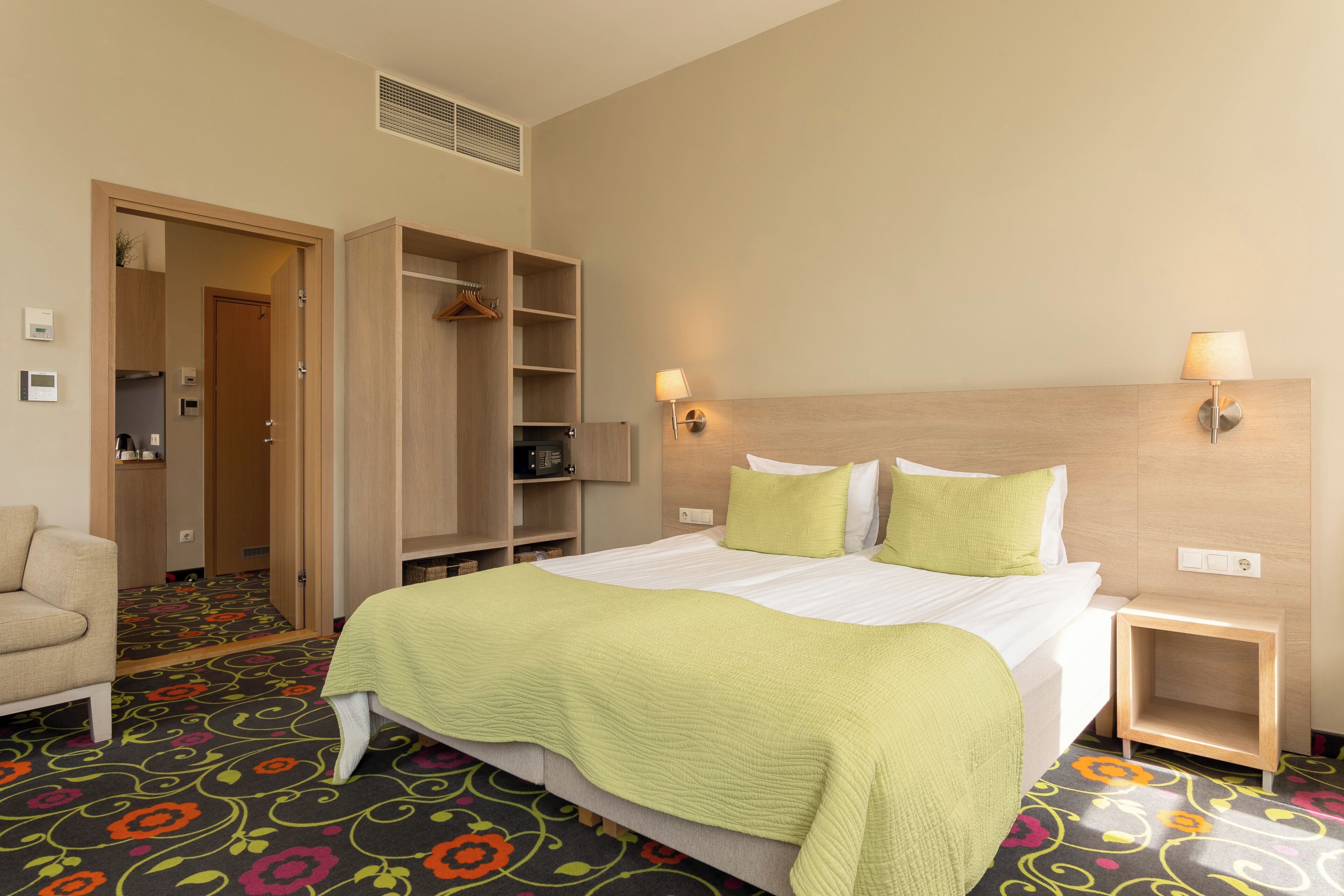 apartment, 1 bedroom, kitchen | minibar, in-room safe, desk, blackout curtains