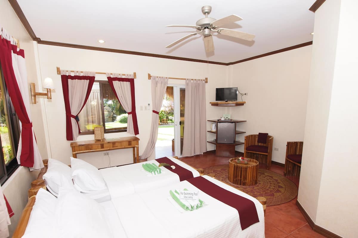 Deluxe Double or Twin Room | Minibar, in-room safe, desk, rollaway beds
