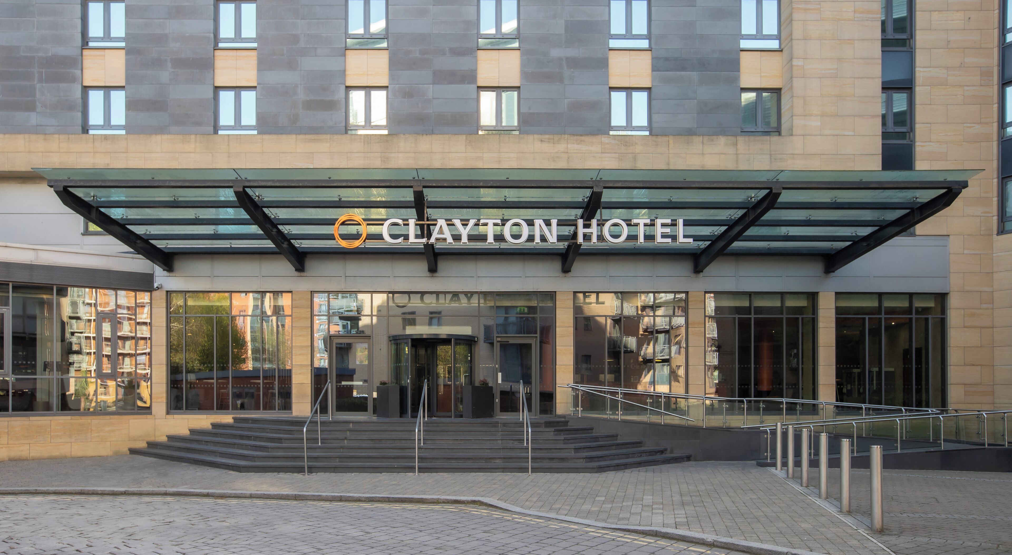 واجهة المنشأة