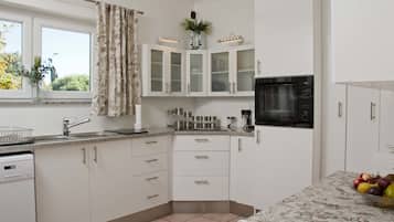 Bayview Suite | Private kitchen
