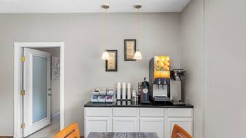 Free daily continental breakfast