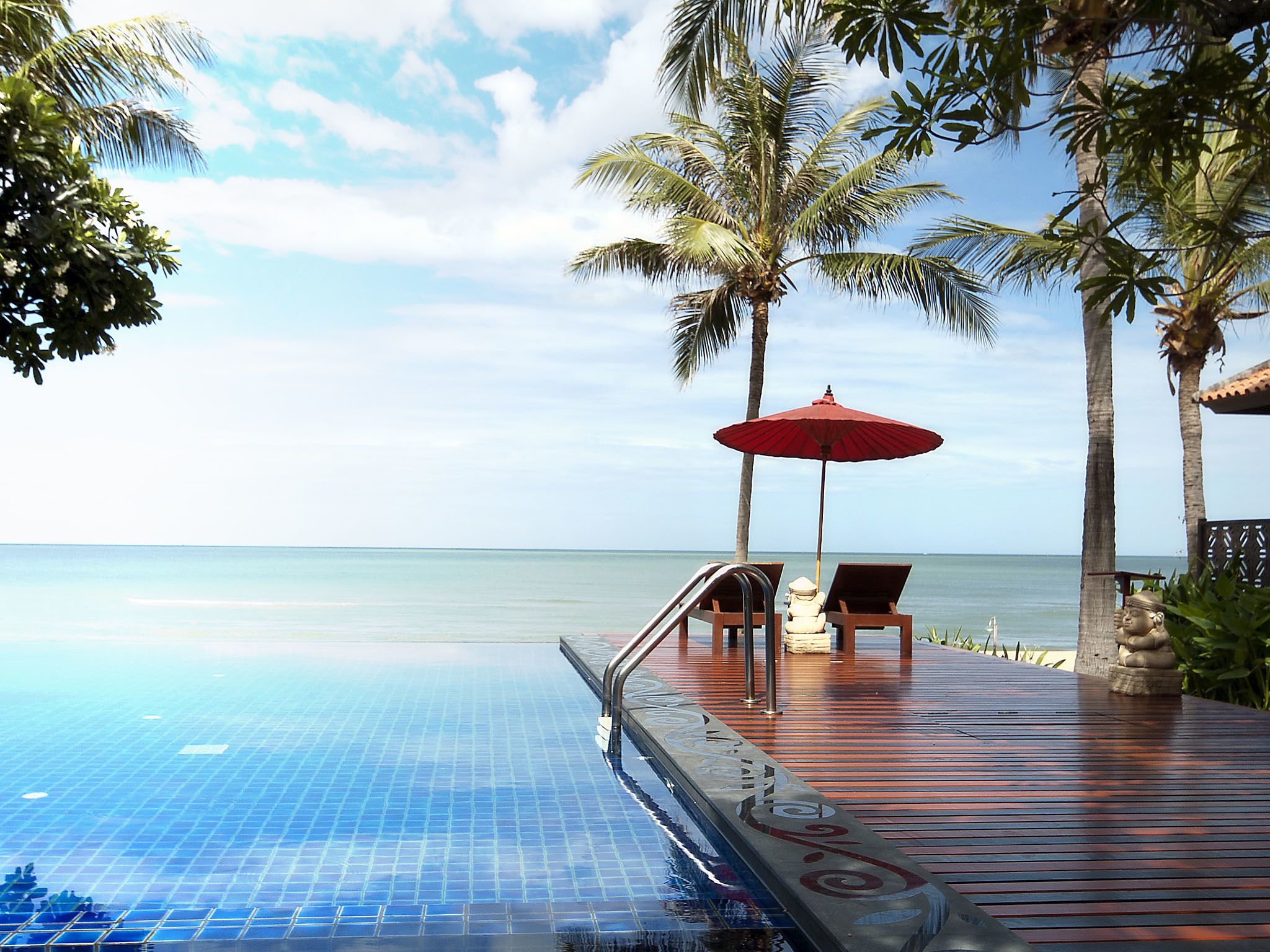 outdoor pool, pool loungers