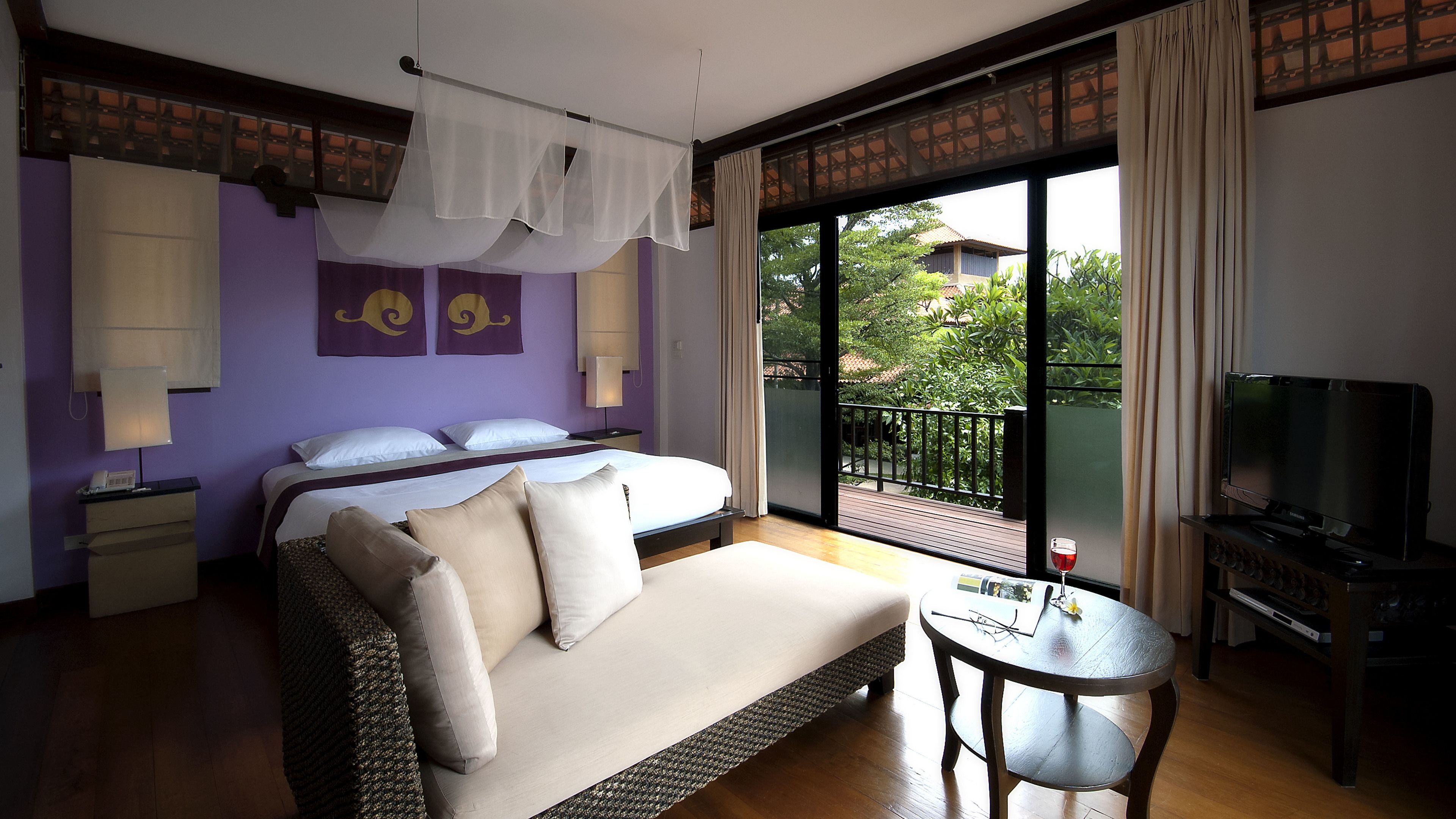 seaview suite | 1 bedroom, in-room safe, desk, free wifi