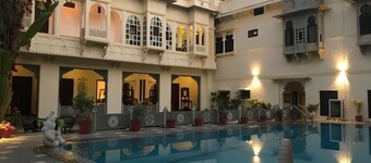 HOTEL MAHENDRA PRAKASH